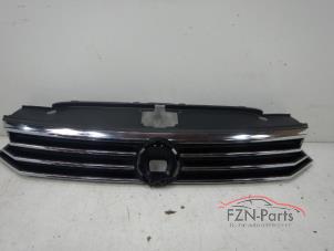Begagnade Grill Volkswagen Passat (3G2) Pris € 149,00 Inklusive moms erbjuds av FZN Parts