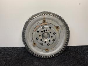 Begagnade Tvåmassesvänghjul Mercedes Vito (639.6) 2.2 111 CDI 16V 4x4 Pris € 199,95 Inklusive moms erbjuds av Van Kronenburg Engines