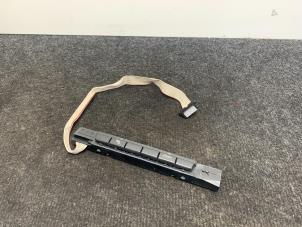 Gebruikte Dashboard deel BMW 3 serie (E90) 318d 16V Prijs € 20,00 Inclusief btw aangeboden door Van Kronenburg Engines