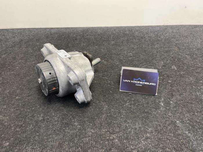 Motorfäste från en Land Rover Range Rover Sport (LW) 3.0 SDV6 Hybrid