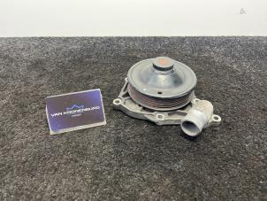 Begagnade Vattenpump Porsche 911 (996) 3.6 Carrera 24V Pris € 29,95 Inklusive moms erbjuds av Van Kronenburg Engines