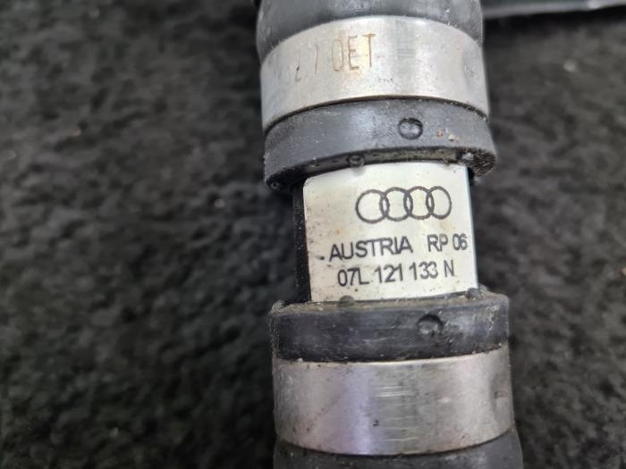 Kylarslang från en Audi RS 5 (8T3) 4.2 V8 32V 2014