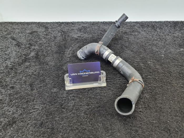 Kylarslang från en Audi RS 5 (8T3) 4.2 V8 32V 2014