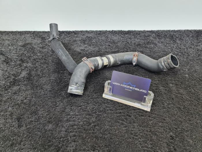 Kylarslang från en Audi RS 5 (8T3) 4.2 V8 32V 2014