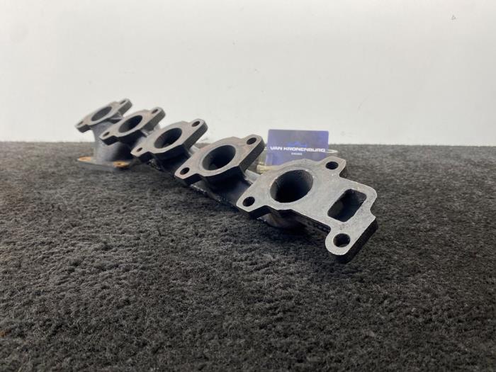 Avgasgrenrör från en Mercedes-Benz Sprinter 2t (901/902) 216 CDI 20V 2004