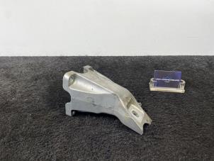 Gebruikte Versnellingsbak Steun BMW X6M (F86) 4.4i V8 Turbo 32V Prijs € 39,95 Inclusief btw aangeboden door Van Kronenburg Engines