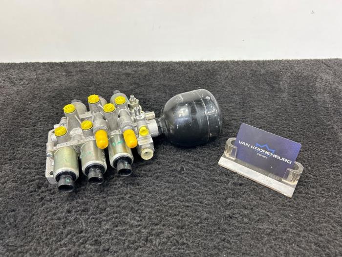 Hydraulpump från en Lamborghini Murcielago Roadster 6.2 V12 48V