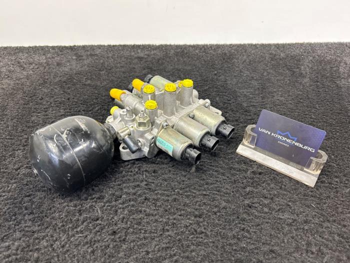 Hydraulpump från en Lamborghini Murcielago Roadster 6.2 V12 48V