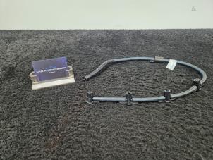Używane Przewód powrotny paliwa Mercedes E (W213) E-220d 2.0 Turbo 16V 4-Matic Cena € 40,00 Z VAT oferowane przez Van Kronenburg Engines