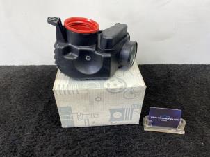 Nya Luftfilterhus Mercedes C Sportcoupé (C203) 1.8 C-200K 16V Pris € 60,50 Inklusive moms erbjuds av Van Kronenburg Engines