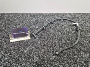 Używane Przewód powrotny paliwa Mercedes E (W213) E-220d 2.0 Turbo 16V 4-Matic Cena € 29,95 Z VAT oferowane przez Van Kronenburg Engines