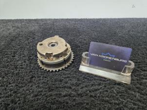 Gebruikte Nokkenas Verstelling BMW 1 serie (E88) 118i 16V Prijs € 45,00 Inclusief btw aangeboden door Van Kronenburg Engines