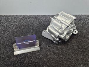 Begagnade Oljepump BMW 7 serie (F01/02/03/04) 750i,Li xDrive V8 32V Pris € 149,96 Inklusive moms erbjuds av Van Kronenburg Engines