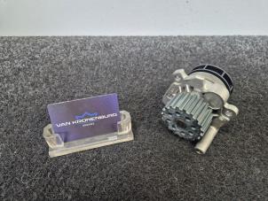 Gebruikte Waterpomp Volkswagen Crafter 2.0 TDI Prijs € 19,95 Inclusief btw aangeboden door Van Kronenburg Engines