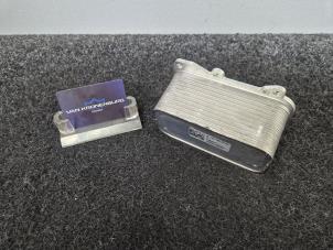 Używane Chlodnica oleju Mercedes G AMG (463) 4.0 G 63 AMG V8 32V Cena € 59,96 Z VAT oferowane przez Van Kronenburg Engines