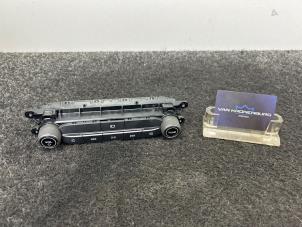 Gebruikte Radiobedienings paneel Ford Kuga III (DFK) 2.5 FHEV 16V 4x4 Prijs € 39,95 Inclusief btw aangeboden door Van Kronenburg Engines