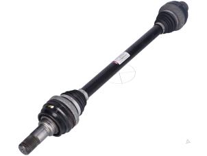 Begagnade Drivaxel, höger bak Porsche Macan Pris € 100,00 Inklusive moms erbjuds av Autorecycling Kempers