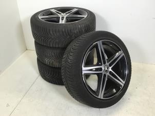 Begagnade Hjuluppsättning + däck Mercedes A-Klasse Pris € 500,00 Inklusive moms erbjuds av Autorecycling Kempers