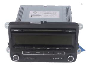 Begagnade Kontrollenhet, multimedia Volkswagen Passat Pris € 50,00 Inklusive moms erbjuds av Autorecycling Kempers