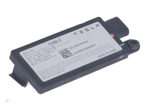 Begagnade Bluetooth-modul Tesla Model Y Pris € 136,01 Inklusive moms erbjuds av Autorecycling Kempers