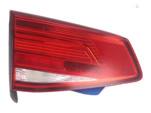 Gebruikte Achterlicht links Volkswagen Passat Prijs € 120,00 Inclusief btw aangeboden door Autorecycling Kempers