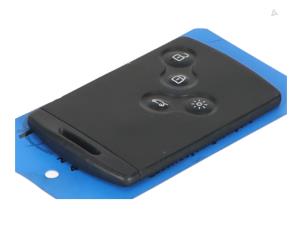 Używane Rózne Renault Captur Cena € 20,00 Z VAT oferowane przez Autorecycling Kempers