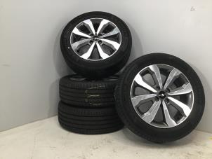 Begagnade Hjuluppsättning + däck Kia Stonic Pris € 600,00 Inklusive moms erbjuds av Autorecycling Kempers