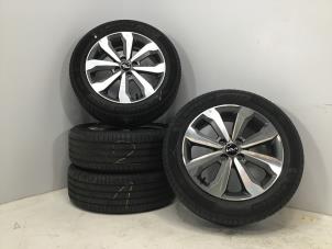 Begagnade Hjuluppsättning + däck Kia Stonic Pris € 600,00 Inklusive moms erbjuds av Autorecycling Kempers