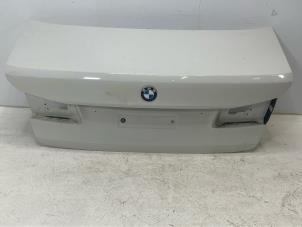 Używane Tylna klapa BMW 5-Serie Cena € 300,00 Z VAT oferowane przez Autorecycling Kempers