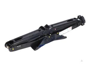 Gebruikte Krik Opel Vivaro Prijs € 40,00 Inclusief btw aangeboden door Autorecycling Kempers