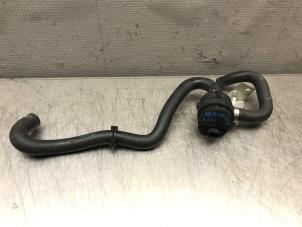 Używane Pompa wodna Mercedes Sprinter 3t (906.61) 210 CDI 16V Cena € 70,00 Procedura marży oferowane przez Autosloperij Alexander