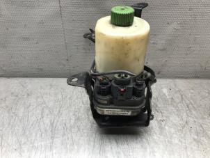 Używane Pompa wspomagania kierownicy Seat Ibiza ST (6J8) 1.2 TDI Ecomotive Cena € 100,00 Procedura marży oferowane przez Autosloperij Alexander