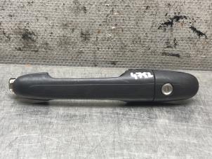 Begagnade Dörrhandtag, 2-dörrars, vänster Mercedes Vito (639.6) 2.2 111 CDI 16V Pris på förfrågan erbjuds av Autosloperij Alexander