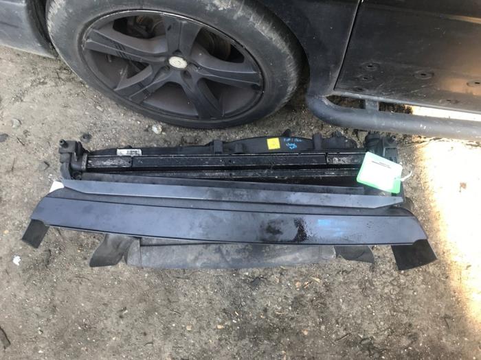 Kylare från en Fiat Doblo Cargo (223) 1.9 JTD 2009