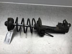 Gebruikte Schokdemper links-voor Mercedes B (W245) 1.7 B-170 16V Prijs op aanvraag aangeboden door Autosloperij Alexander