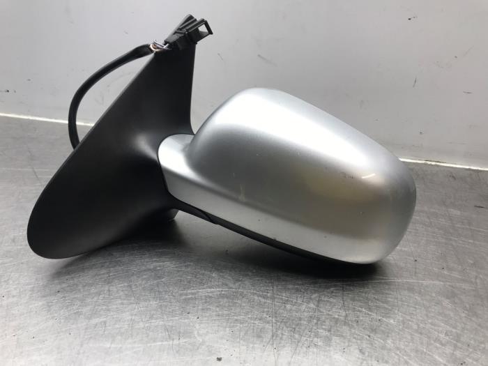 Skärmspegel, vänster från en Volkswagen Polo III (6N2) 1.4 16V 75 2001