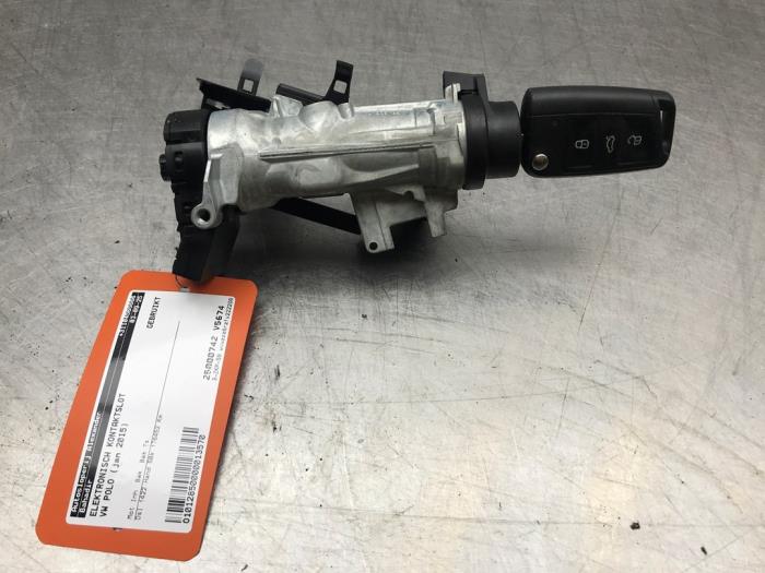 Elektronisch kontaktslot van een Volkswagen Polo V (6R) 1.4 TDI DPF BlueMotion technology 2015