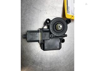 Gebruikte Raammotor Portier Volkswagen Polo V (6R) 1.4 TDI DPF BlueMotion technology Prijs op aanvraag aangeboden door Autosloperij Alexander