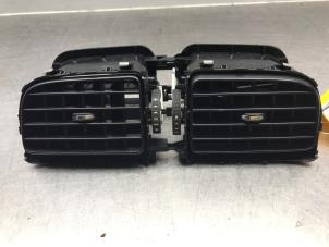 Gebruikte Luchtrooster Dashboard Volkswagen Polo V (6R) 1.4 TDI DPF BlueMotion technology Prijs op aanvraag aangeboden door Autosloperij Alexander