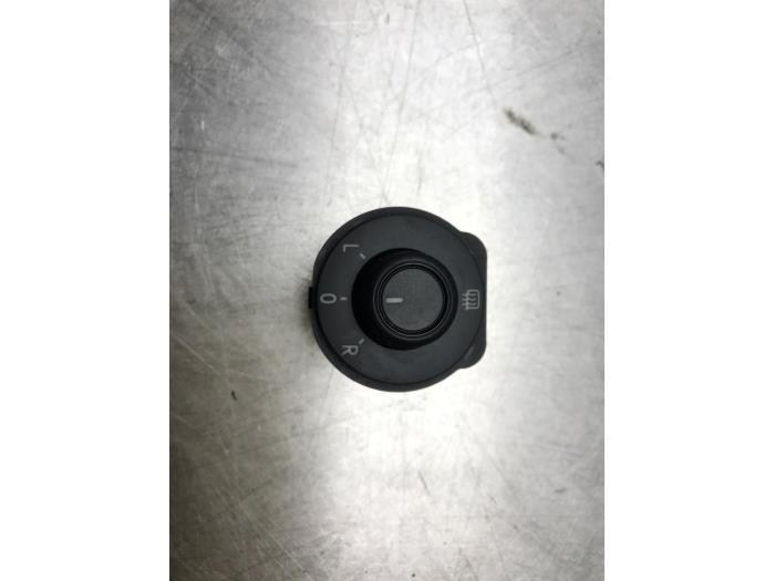 Schakelaar Spiegel van een Volkswagen Polo V (6R) 1.4 TDI DPF BlueMotion technology 2015