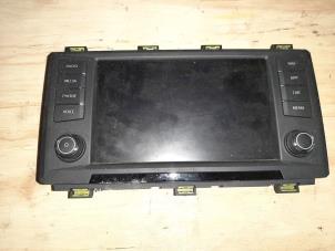 Begagnade Navigeringsdisplay Seat Ateca (5FPX) 1.6 TDI 16V Pris € 399,30 Inklusive moms erbjuds av Autohandel Didier