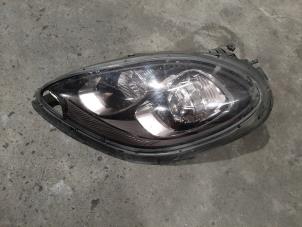 Używane Reflektor lewy Porsche Macan (95B) 3.0 S Diesel V6 24V Cena € 665,50 Z VAT oferowane przez Autohandel Didier