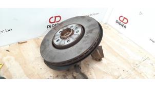 Gebruikte Fusee links-voor Audi A1 Sportback (8XA/8XF) 1.6 TDI 16V Prijs € 133,10 Inclusief btw aangeboden door Autohandel Didier