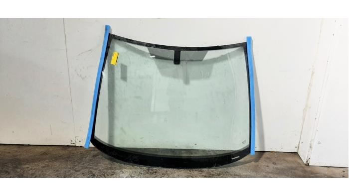 Framruta från en Opel Corsa E 1.2 16V 2017