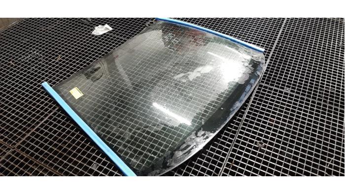 Framruta från en Opel Corsa E 1.2 16V 2017