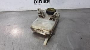 Begagnade Bromsvätskebehållare Peugeot 3008 I (0U/HU) 1.6 HDiF 16V Pris € 18,15 Inklusive moms erbjuds av Autohandel Didier