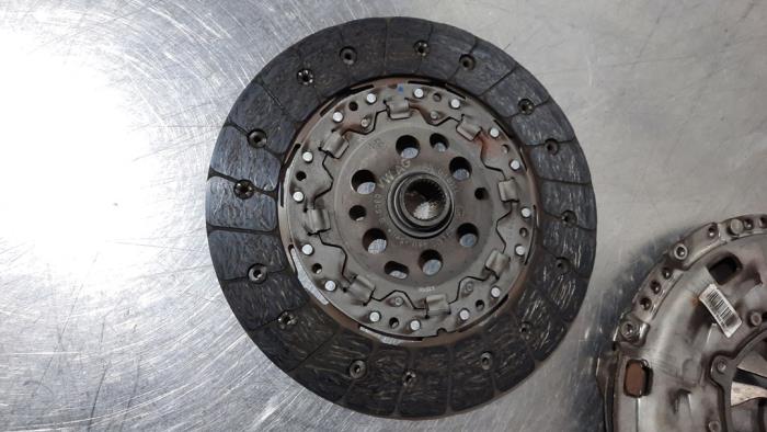 Kopplingssats (komplett) från en Volkswagen Transporter T5 2.0 TDI DRF 2015