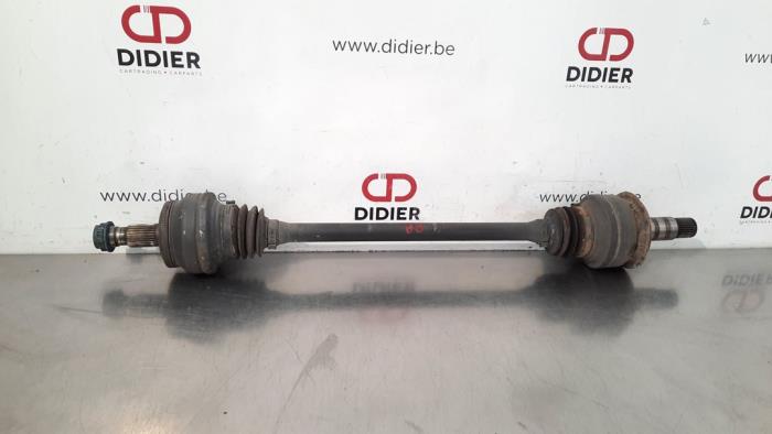 Drivaxel, höger bak från en Mercedes-Benz E (R207) E-220 CDI 16V BlueEfficiency 2015