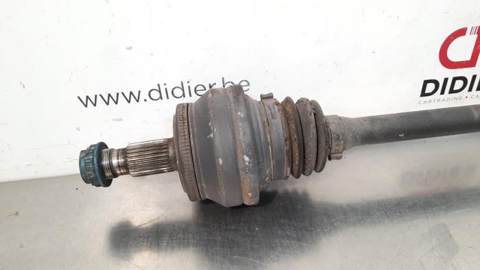 Drivaxel, höger bak från en Mercedes-Benz E (R207) E-220 CDI 16V BlueEfficiency 2015