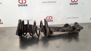 Używane Amortyzator wstrzasów lewy przód Mercedes E (R207) E-220 CDI 16V BlueEfficiency Cena € 199,65 Z VAT oferowane przez Autohandel Didier